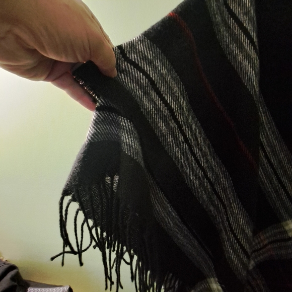 Cleo Women's Poncho Sweater - Picture 11 of 15